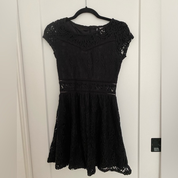 H&M Dresses & Skirts - Black Lace Dress